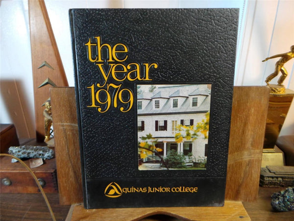 1979 AQUINAS JUNIOR COLLEGE Newton Massachusetts Original YEARBOOK Annual